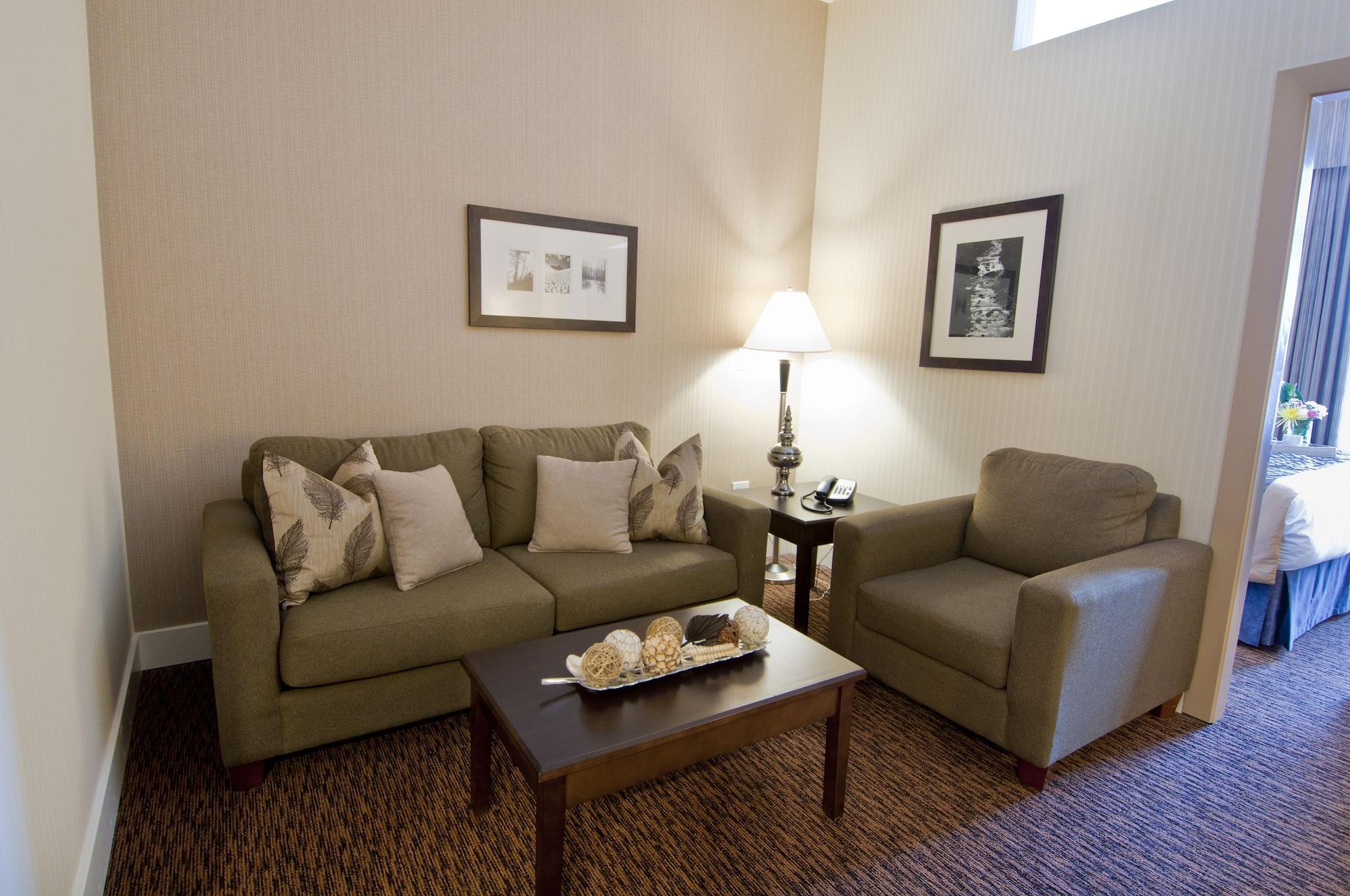 Comfort Inn & Suites Суррей Экстерьер фото