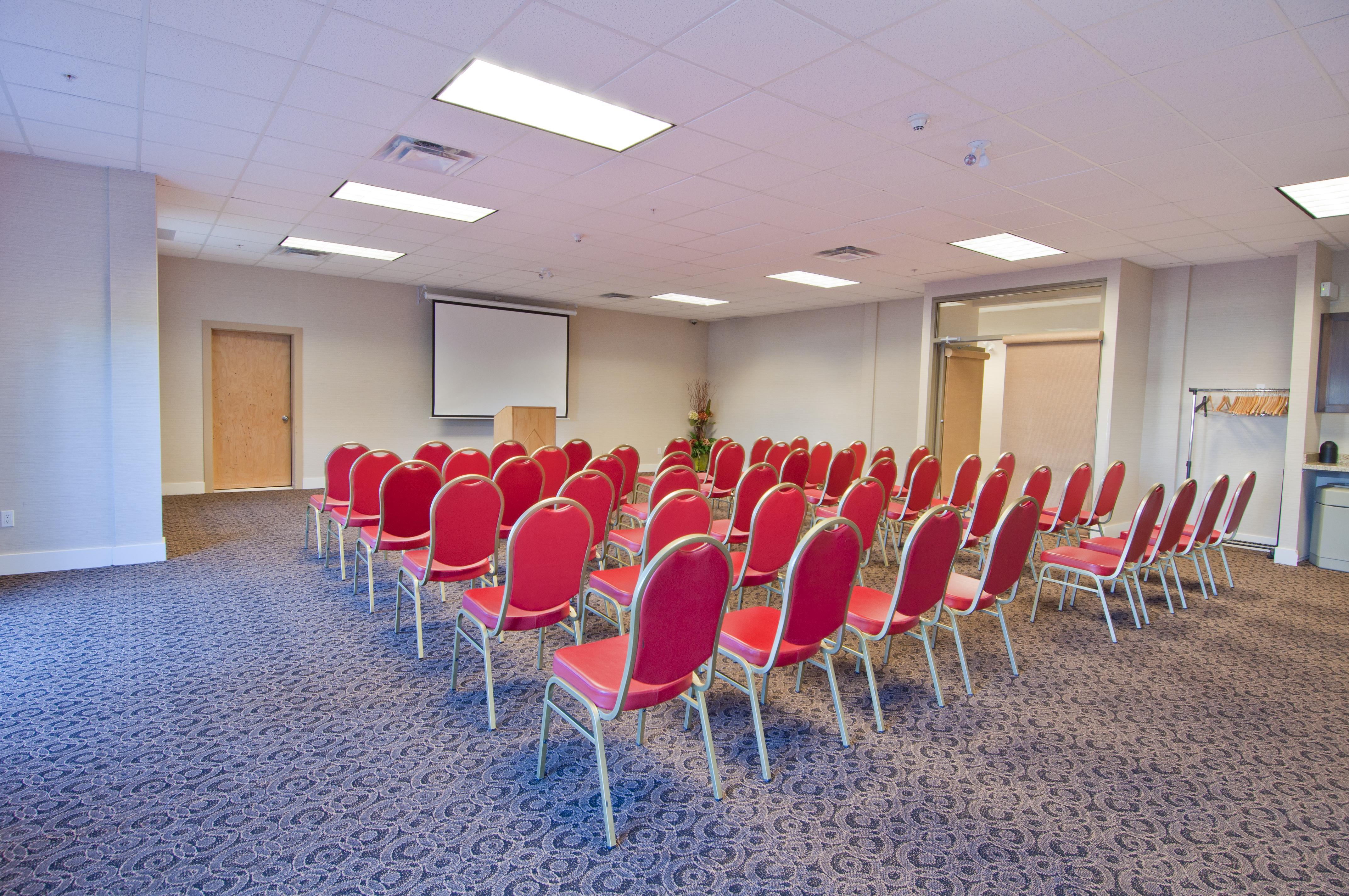 Comfort Inn & Suites Суррей Экстерьер фото