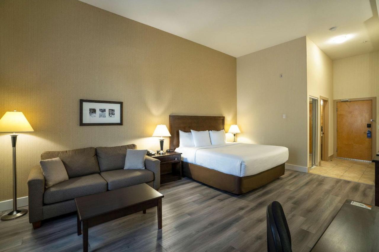 Comfort Inn & Suites Суррей Экстерьер фото