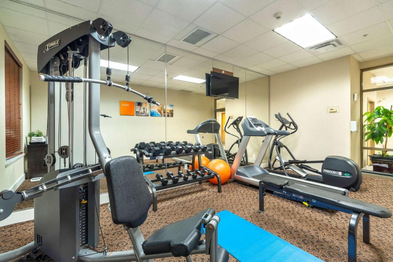 Comfort Inn & Suites Суррей Экстерьер фото