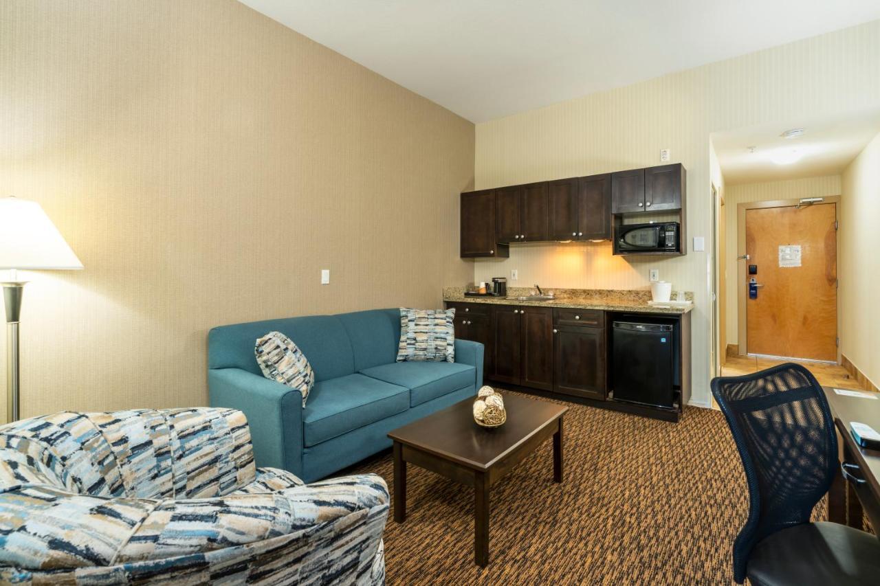 Comfort Inn & Suites Суррей Экстерьер фото