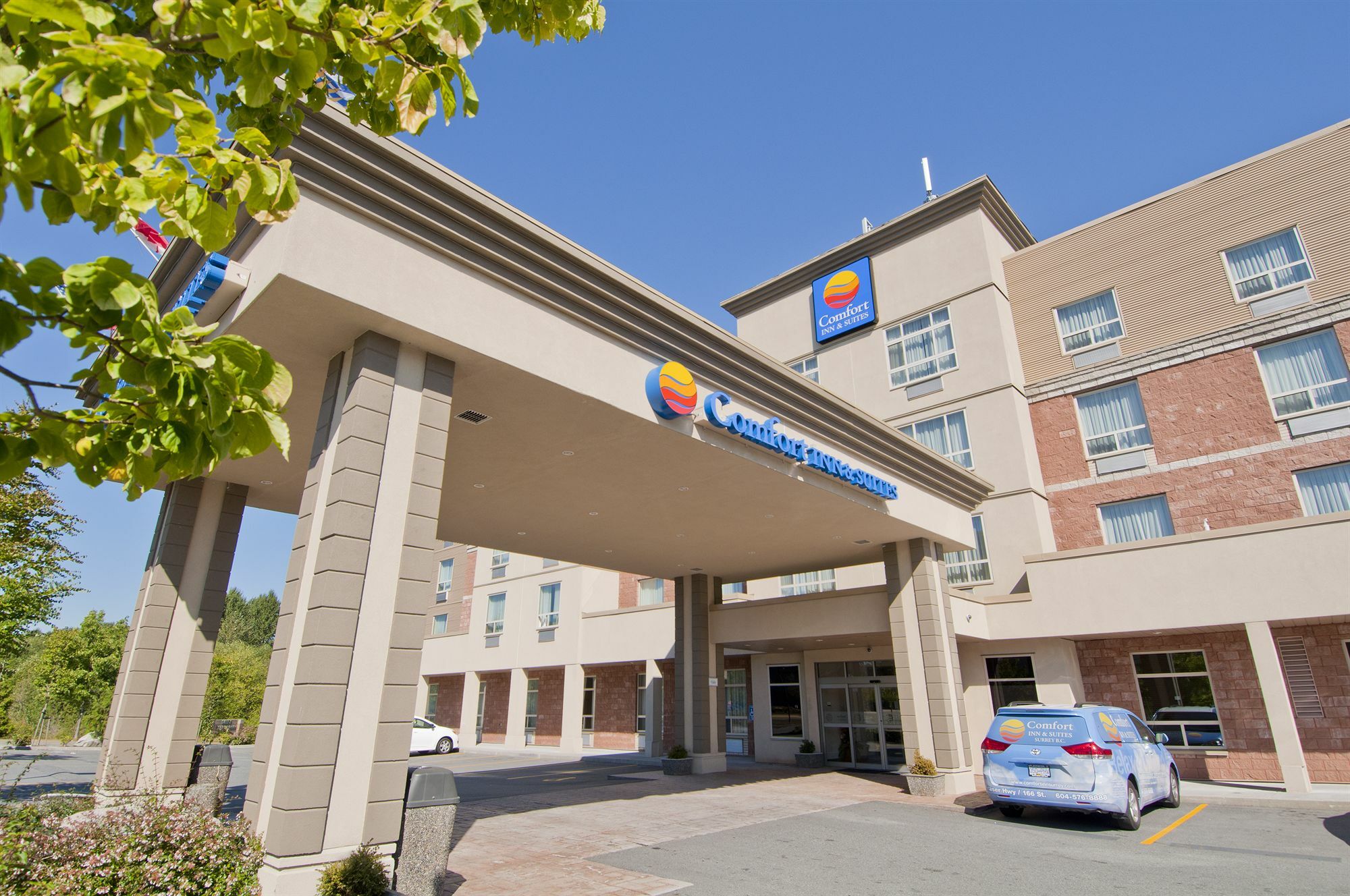 Comfort Inn & Suites Суррей Экстерьер фото
